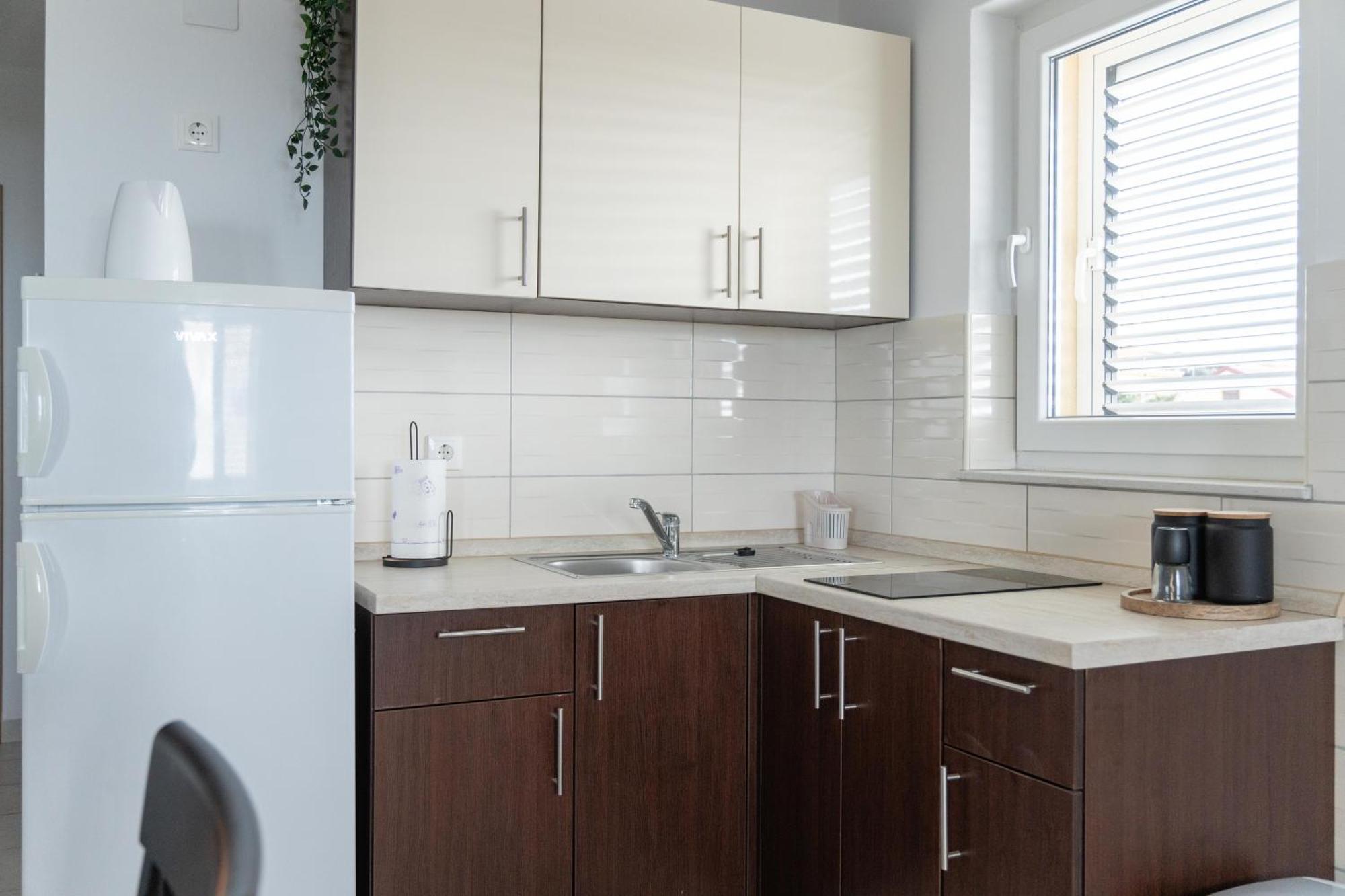 Apartments With A Parking Space Mandre, Pag - 18748 Kolan Ngoại thất bức ảnh