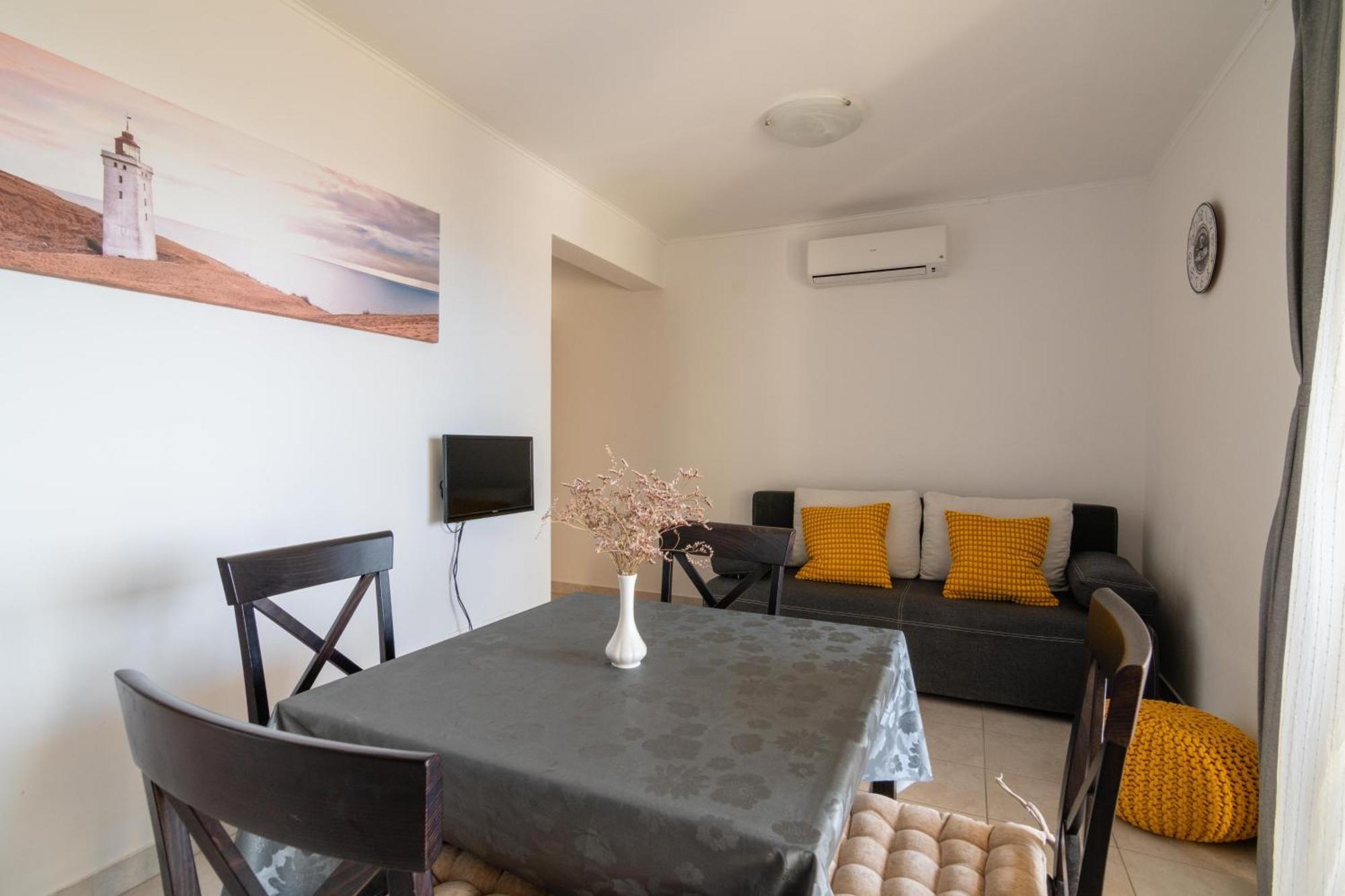 Apartments With A Parking Space Mandre, Pag - 18748 Kolan Ngoại thất bức ảnh