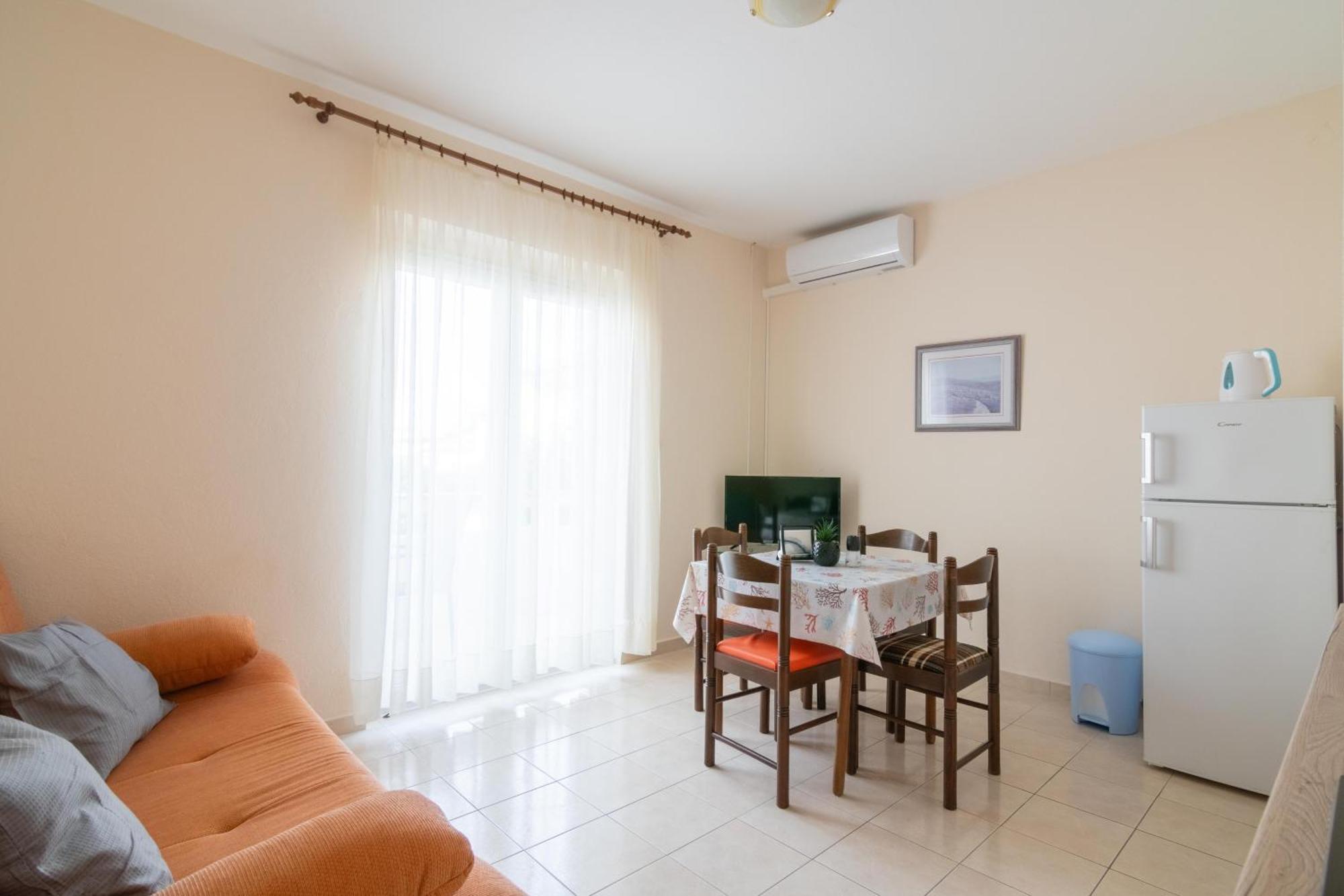 Apartments With A Parking Space Mandre, Pag - 18748 Kolan Ngoại thất bức ảnh