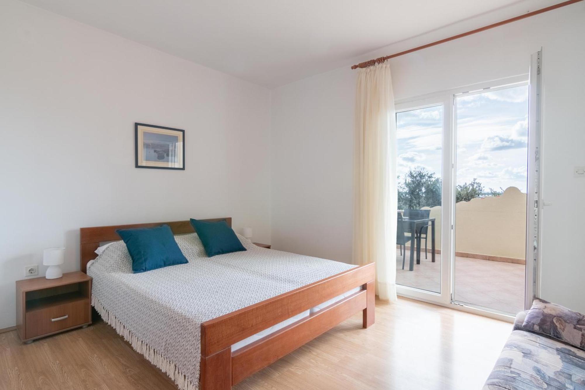 Apartments With A Parking Space Mandre, Pag - 18748 Kolan Ngoại thất bức ảnh