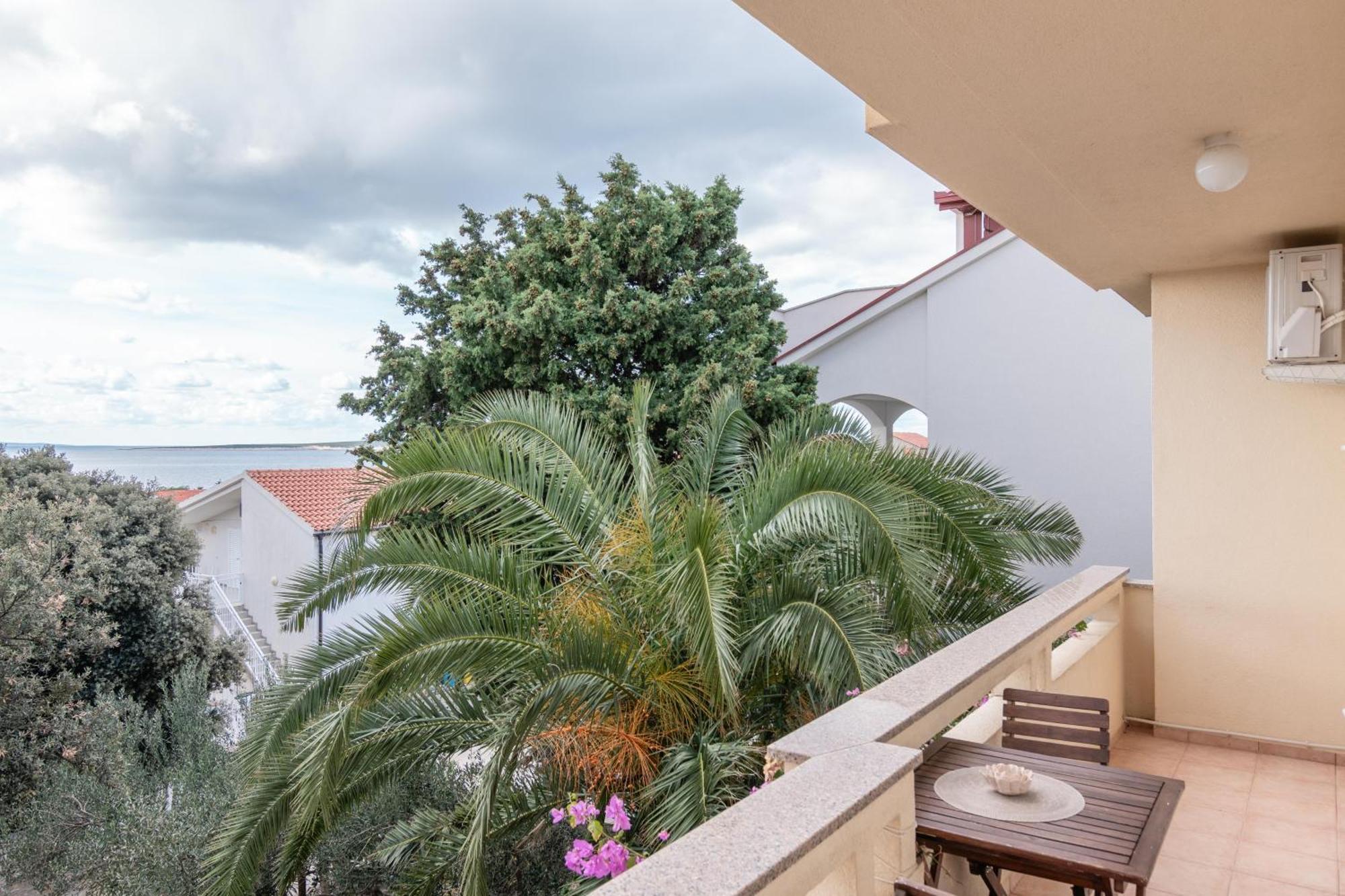 Apartments With A Parking Space Mandre, Pag - 18748 Kolan Ngoại thất bức ảnh