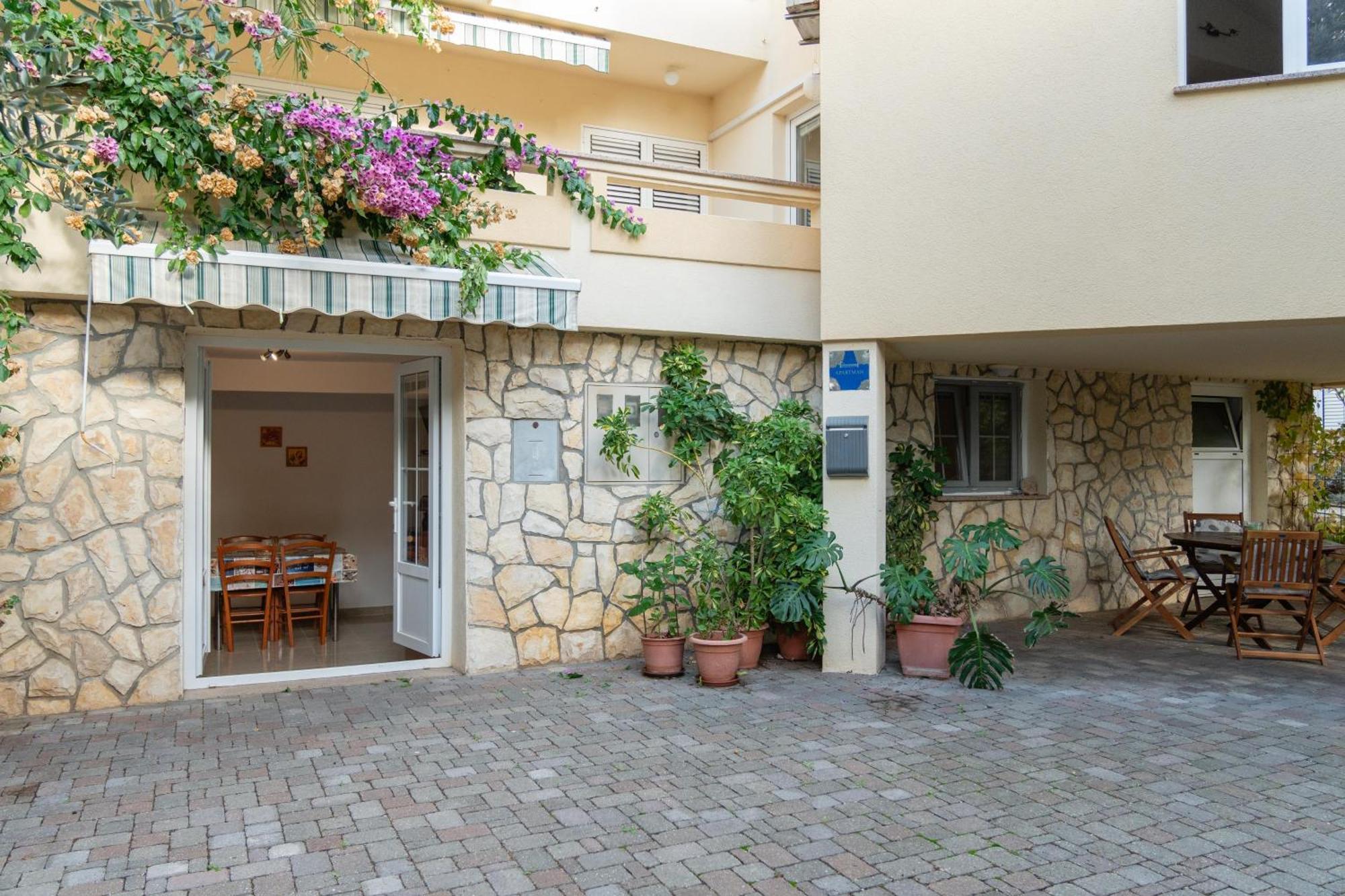 Apartments With A Parking Space Mandre, Pag - 18748 Kolan Ngoại thất bức ảnh