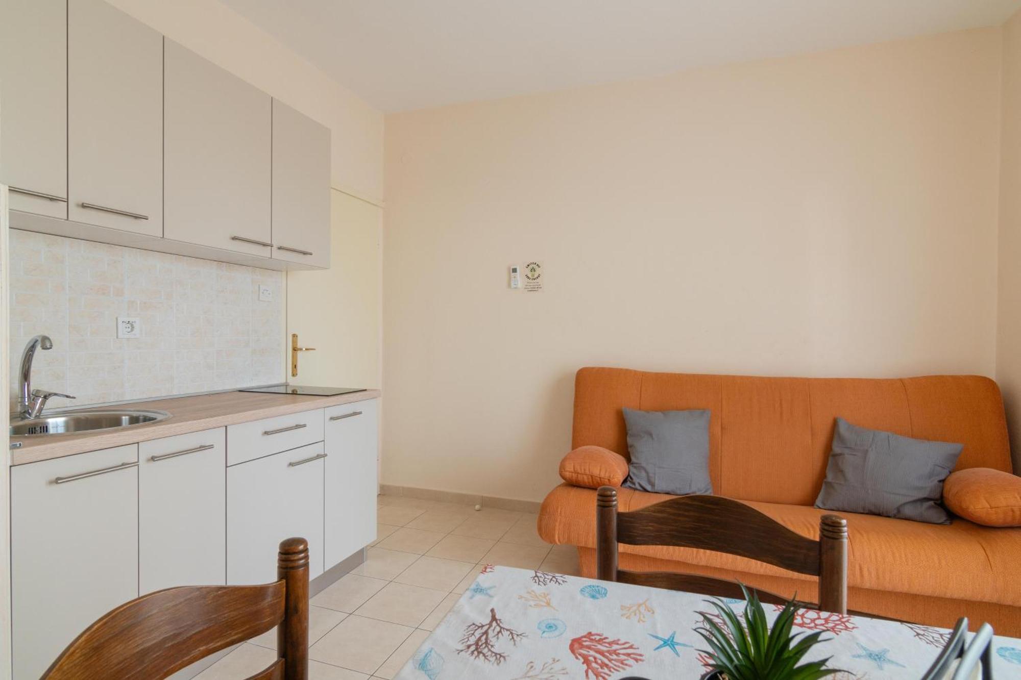 Apartments With A Parking Space Mandre, Pag - 18748 Kolan Phòng bức ảnh